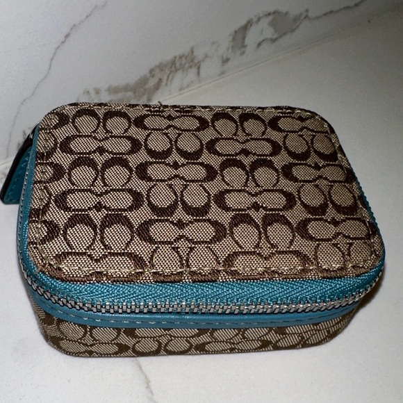 Coach Mini Triple Pill Case Khaki Signature C's With Blue Trim With Pill Bottles - Picture 4 of 15